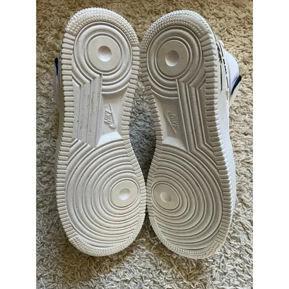 Nike Air Force 1 High LV8 Triple White Size 6 Youth Small
